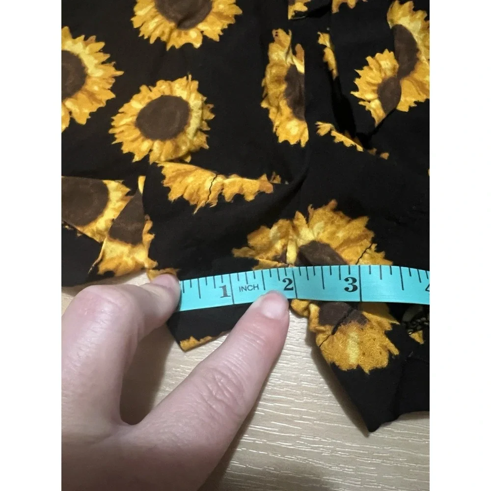 Rue 21 Shorts Floral‎ Print Women's Size Small Sunflower Black Drawstring